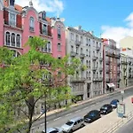 Downtown 7 Bedroom Apartment - Liberdade